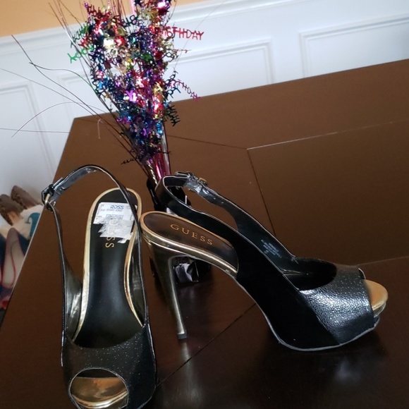 Heels - Picture 2 of 3